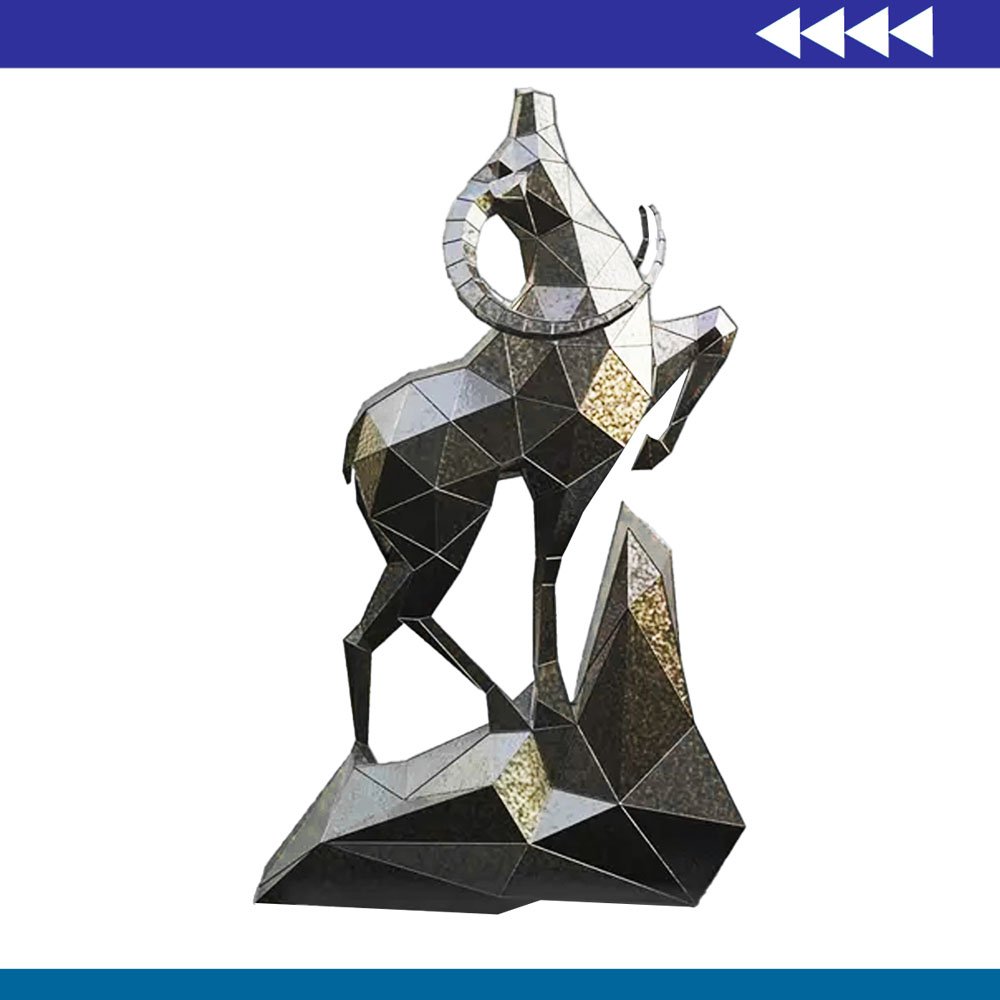 Estatua de Ciervo de Metal